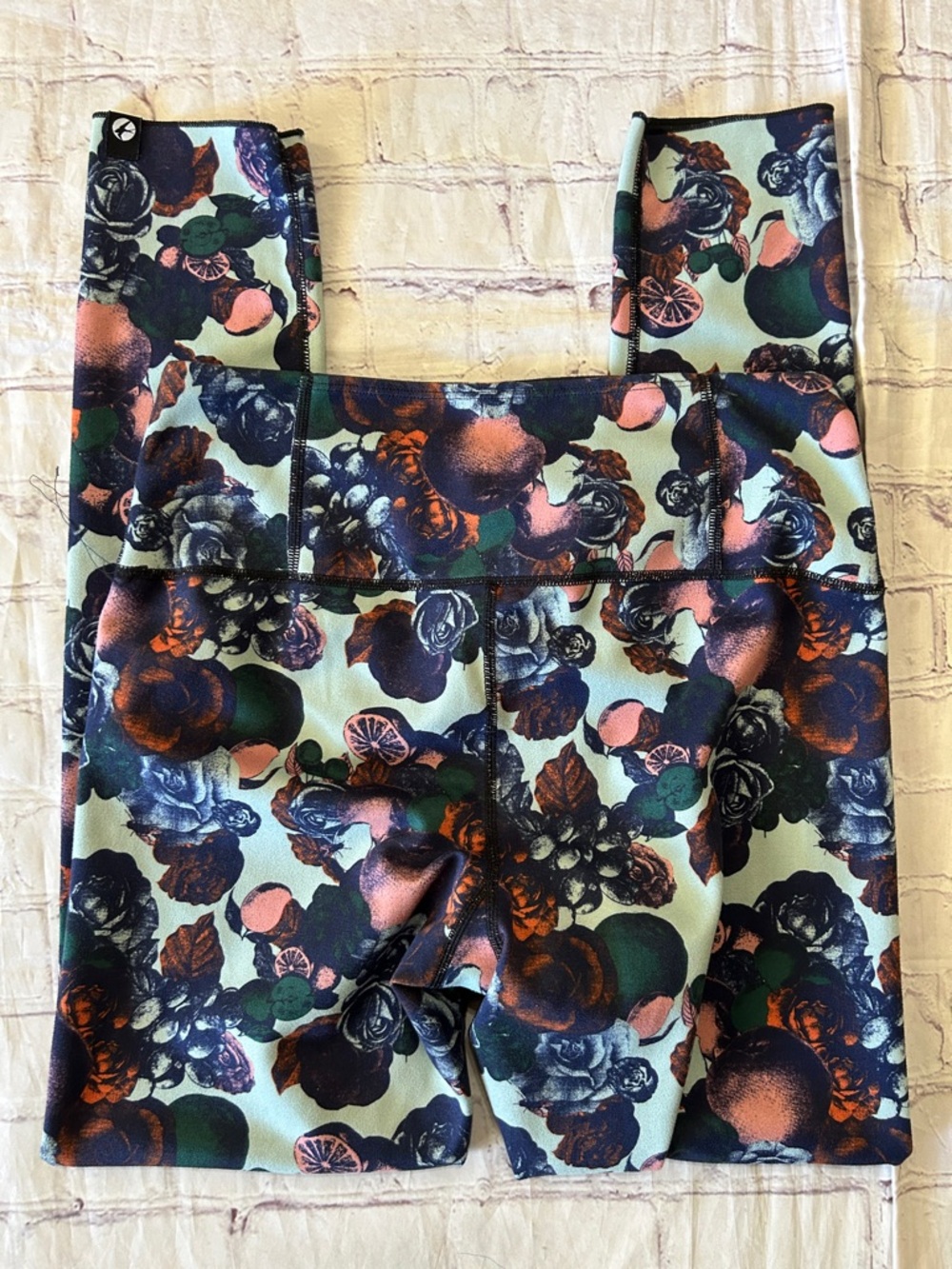 Oiselle Bird Hug Reversible Tights Moody Floral Navy Size 6 Small Soft Pocket - Picture 4 of 8